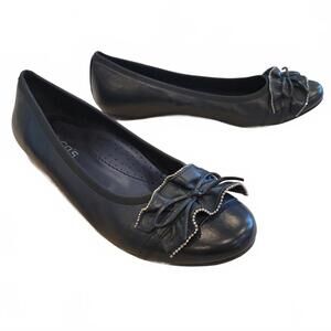 Chico's Women's Black Leather Flats, Size 11, Very Good condition